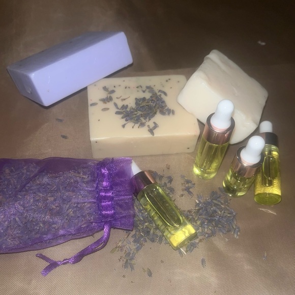 SOLD OUT TEMP Soap for sensitive, shaved, aggravated skin, & hives - Picture 3 of 8